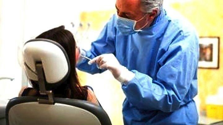 Δεκάδες επισκέπτες της 84ης ΔΕΘ ενημερώθηκαν για την υγεία των δοντιών