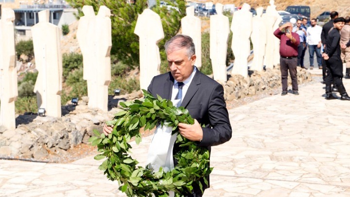 Τ. Θεοδωρικάκος: Φόρος τιμής στους νεκρούς του Ολοκαυτώματος στη Βιάννο