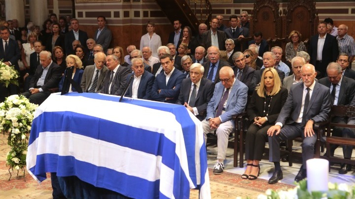 Αναγνώριση στον Αντώνη Λιβάνη από όλες τις πολιτικές παρατάξεις