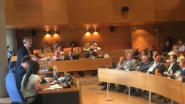 “Η πόλη πρέπει να πάει μπροστά, να μη χάσει καμία ευκαιρία”, είπε ο δήμαρχος Κ.Ζέρβας στην πρώτη συνεδρίαση του δημοτικού συμβουλίου