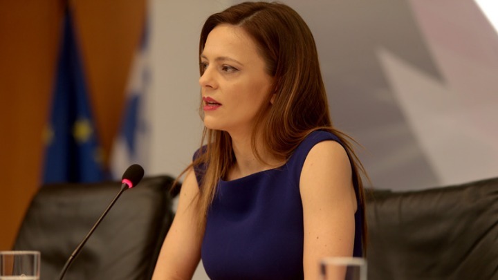 Έφη Αχτσιόγλου: H αύξηση των μισθών είναι προϋπόθεση για την ανάπτυξη