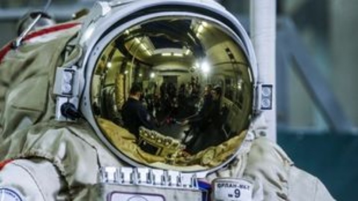 Οι κοσμοναύτες είναι καλό να οπλοφορούν επιστρέφοντας στη Γη, προτείνει Ρώσος κοσμοναύτης