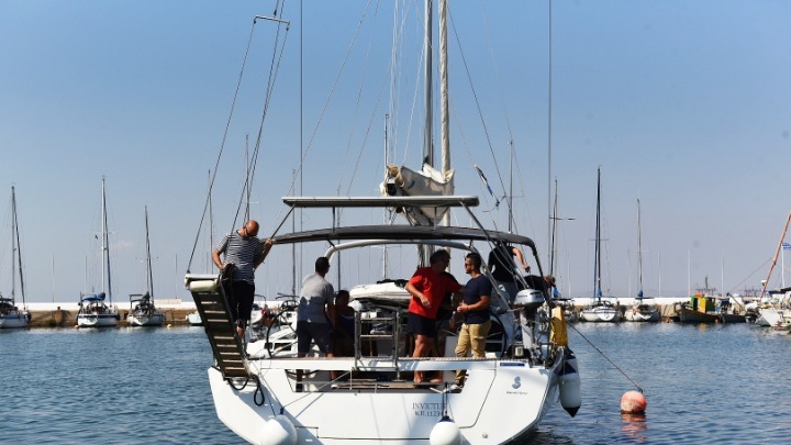 Συμβολικός διάπλους… απεξάρτησης