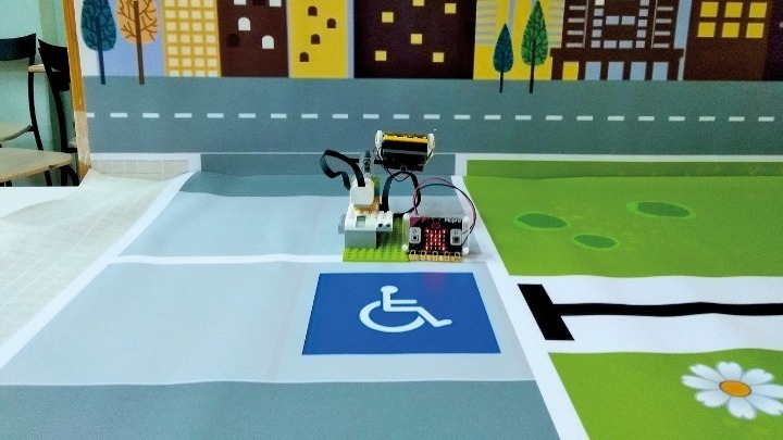 We Do Care: Μαθητική ρομποτική κατασκευή μας διδάσκει να… ΝΟΙΑΖΟΜΑΣΤΕ!