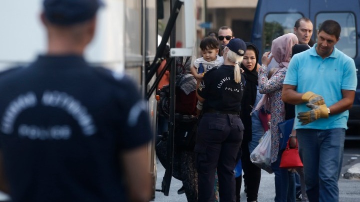 Ολοκληρώθηκε η αστυνομική επιχείρηση σε δύο υπό κατάληψη κτίρια στην Αχαρνών