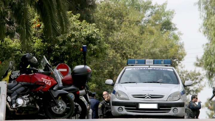 Εμπρηστική επίθεση σε σπίτι αστυνομικού