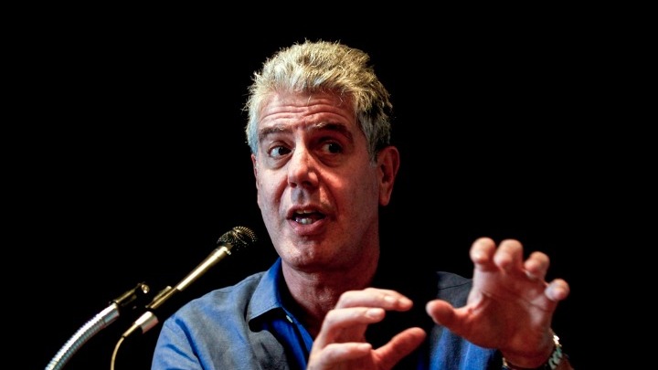 Στο σφυρί, το μαχαίρι σεφ του Άντονι Μπουρντέν
