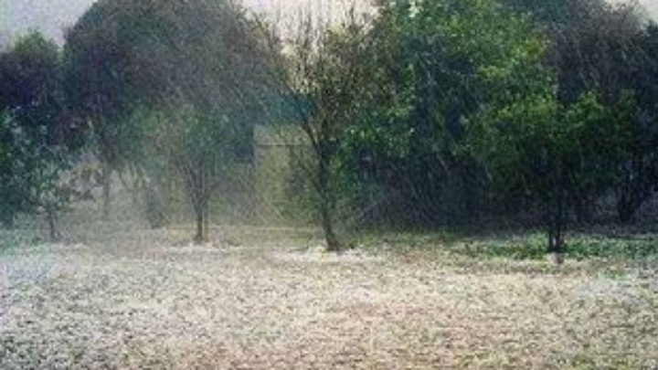 Meteo Αστεροσκοπείου: Χαλάει ο καιρός από απόψε με ισχυρές βροχές, ακόμη και τοπικές χαλαζοπτώσεις, έως την Τετάρτη