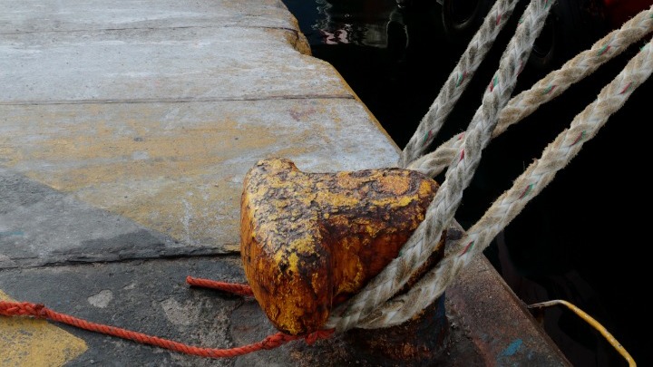 Προβλήματα στη διακίνηση εμπορευματοκιβωτίων στο λιμάνι του Πειραιά