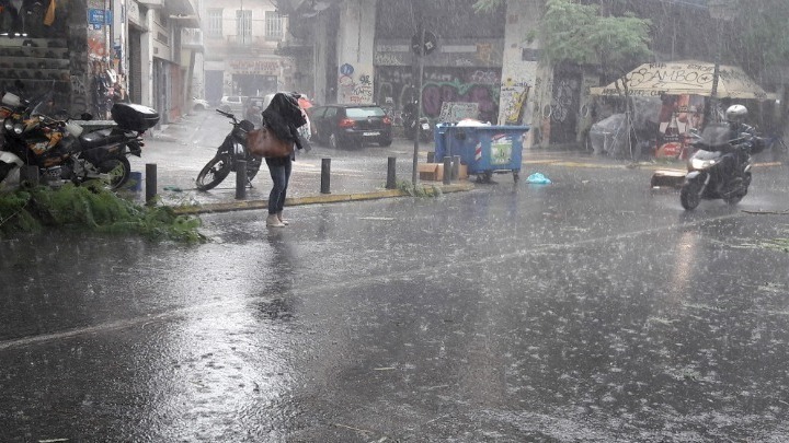 Κακοκαιρία στη Δυτική Ελλάδα – Δύο νεκροί από κεραυνούς σε  Πύργο και Καλαμάτα