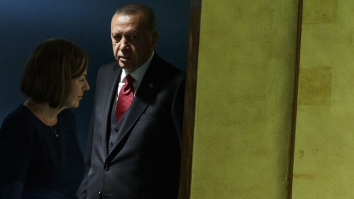 Επιδιώκοντας συμφωνίες όχι κυρώσεις – Ο Ρετζέπ Ταγίπ Ερντογάν παρέστη σε δεξίωση του Ντόναλντ Τραμπ