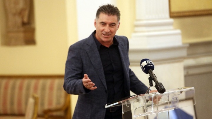 Τη συνδρομή της Κομισιόν στη μάχη κατά του καπνίσματος στα σχολεία ζητάει ο Θ. Ζαγοράκης