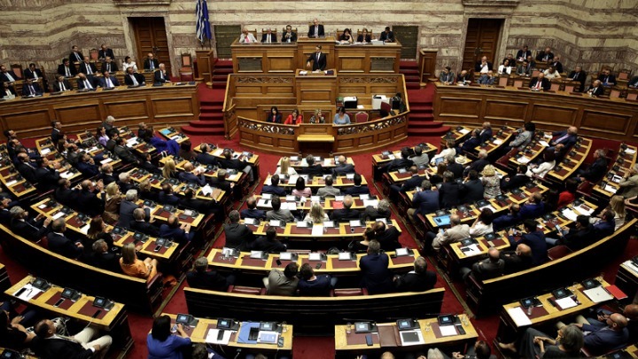 Απορρίπτει η ΝΔ την πρόταση ΣΥΡΙΖΑ για συνταγματική αναθεώρηση διατάξεων για την Εκκλησία – Αντιδράσεις για την ψήφο των αποδήμων