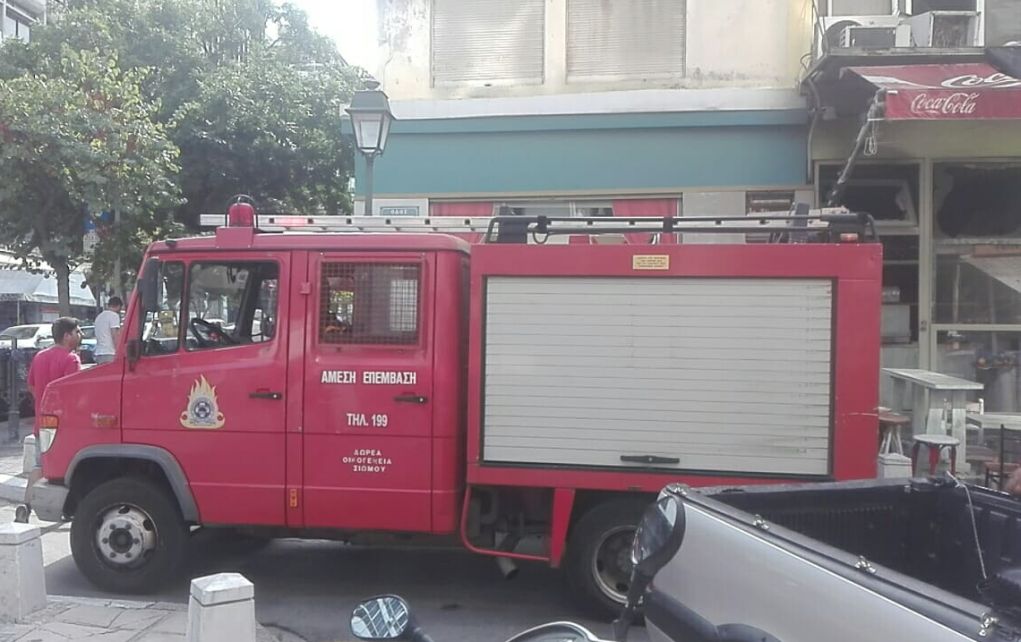 Θεσσαλονίκη: Συναγερμός από φωτιά σε σουβλατζίδικο(vd,pics)