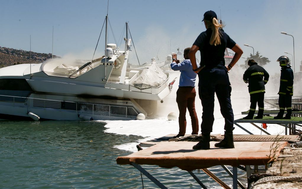 Παλιούρι: Πυρκαγιά σε θαλαμηγό με 6 επιβάτες