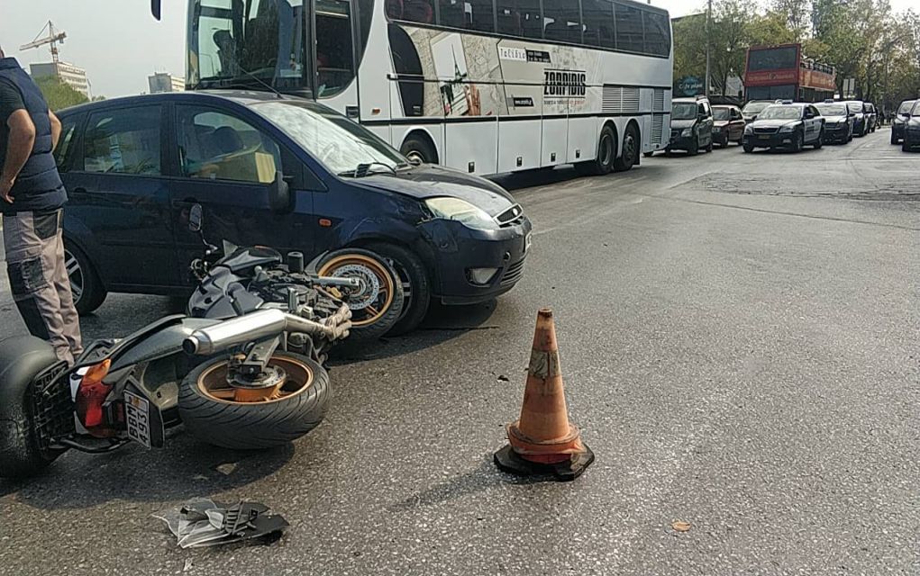 Θεσσαλονίκη: Τροχαίο στο κέντρο της πόλης (pics)