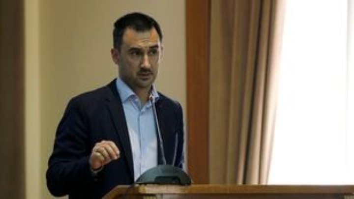 Αλ. Χαρίτσης: «Ο κ. Πέτσας καλό θα ήταν να μην τα κάνει χειρότερα για τον κ. Μητσοτάκη»