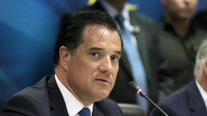 Αυστηρό μήνυμα Γεωργιάδη προς τις τράπεζες για υπερβολικές χρεώσεις