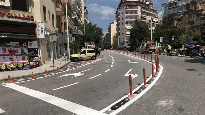 Διευκρινίσεις για τα πασαλάκια που έχουν τοποθετηθεί σε κεντρικούς δρόμους της πόλης