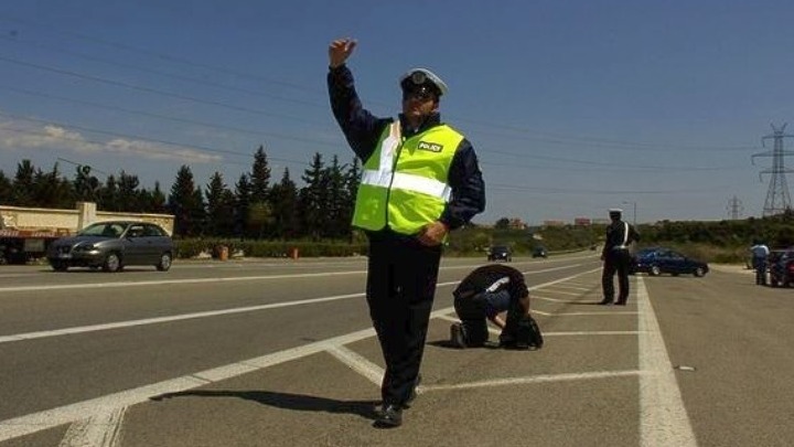 Εξόρμηση της Τροχαίας για «κόντρες» στην πλατεία Λυκαβηττού – 13 συλλήψεις