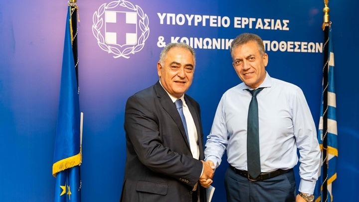 Η μείωση των εργοδοτικών εισφορών θέμα συζήτησης αντιπροσωπείας του Επαγγελματικού Επιμελητηρίου Αθηνών, με τον Γ. Βρούτση