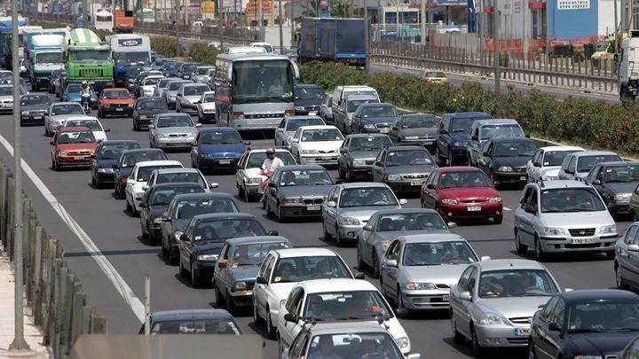 Μεγάλη κίνηση στην εθνική Αθηνών-Κορίνθου λόγω επιστροφής από το τριήμερο