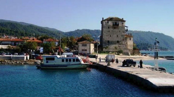 Νέο πλοίο στη γραμμή Ουρανούπολης- Αγίου Όρους.Περισσότεροι από 250.000 οι προσκυνητές ετησίως