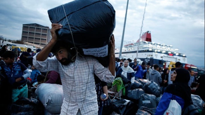 Στον Πειραιά το «Νήσος Σάμος» με 57 πρόσφυγες και μετανάστες από Λέσβο και Χίο