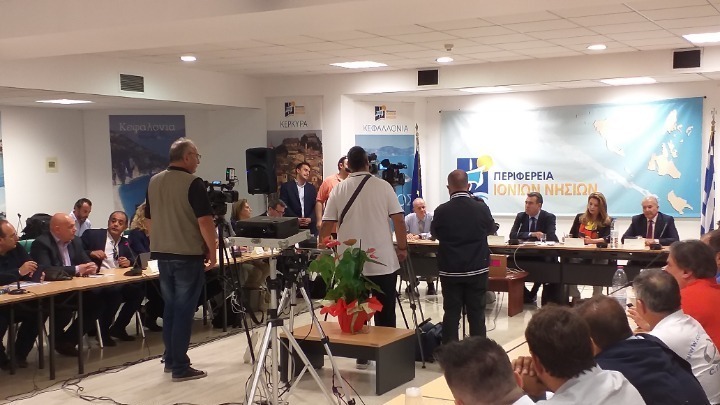 Συνάντηση εργασίας με τους παραγωγικούς και τουριστικούς φορείς και ενώσεις της περιοχής είχε το κλιμάκιο του υπουργείου Τουρισμού