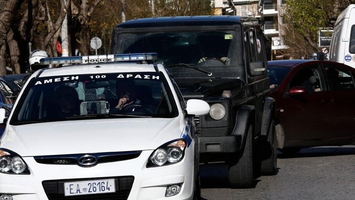 Τέσσερις συλλήψεις και κατασχέσεις ναρκωτικών και όπλων σε ειδικές αστυνομικές δράσεις στη Δυτική Αττική