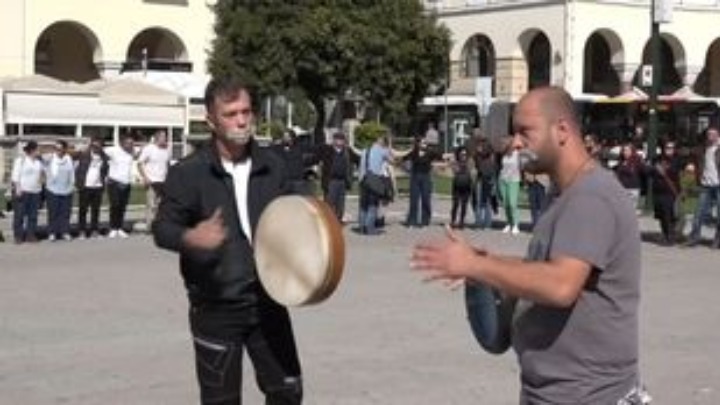 Τη δική τους φωνή διαμαρτυρίας για το αυτοδιοίκητο, ένωσαν από τη Θεσσαλονίκη, μέλη και φίλοι του ΚΕΘΕΑ