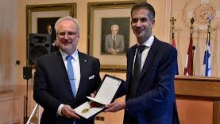 Τιμήθηκε με το μετάλλιο του δήμου Αθηναίων ο Πρόεδρος της Λετονίας