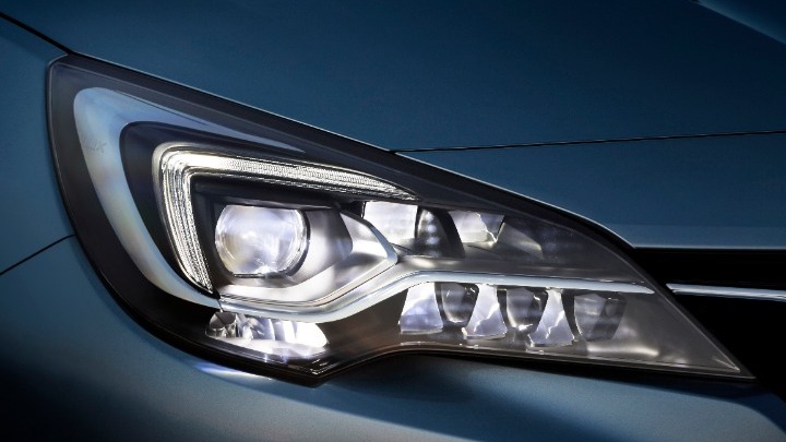 Το σημερινό σύστημα φωτισμού IntelliLux LED θεωρείται μακράν ανώτερο των συμβατικών ή xenon συστημάτων