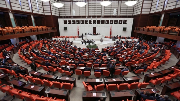 Τουρκία: Η Βουλή είπε “ναι” σε επιχειρήσεις στη Συρία