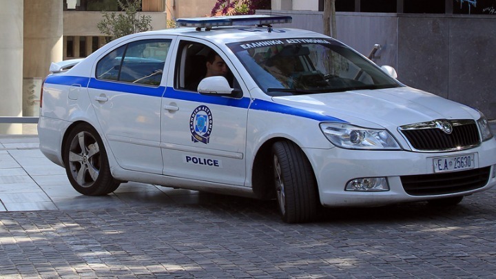 Τριάντα τέσσερις αλλοδαποί βρέθηκαν κατά την επιχείρηση της αστυνομίας σε δύο κτίρια που τελούσαν υπό κατάληψη στα Εξάρχεια