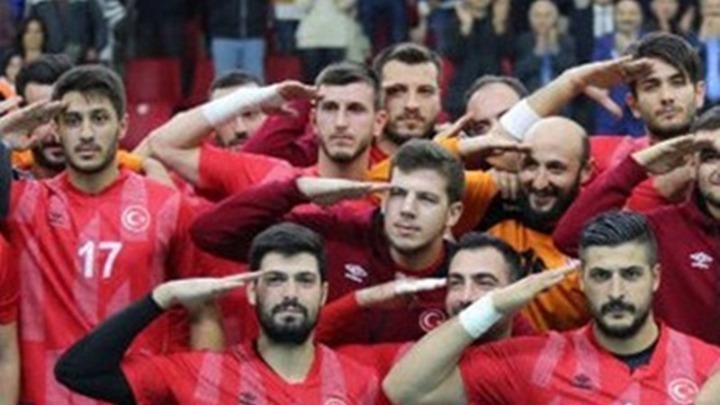 Τρίμηνη διακοπή συμβολαίου στον Ουζμουσούλ