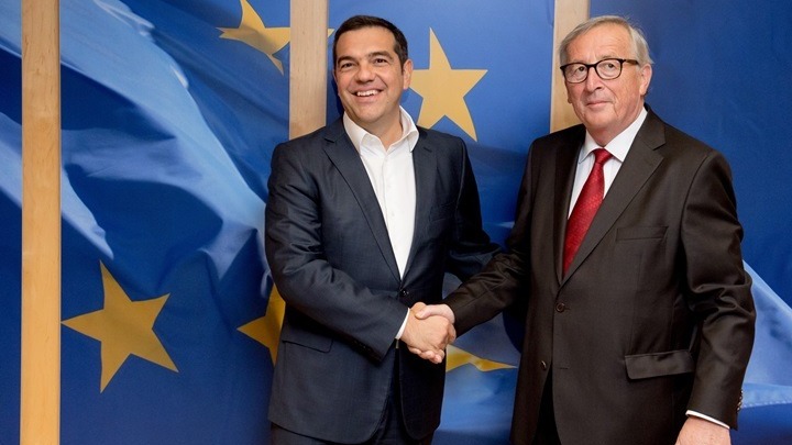 Τσίπρας σε Γιούνκερ: Να εφαρμοστούν οι κυρώσεις κατά της Τουρκίας