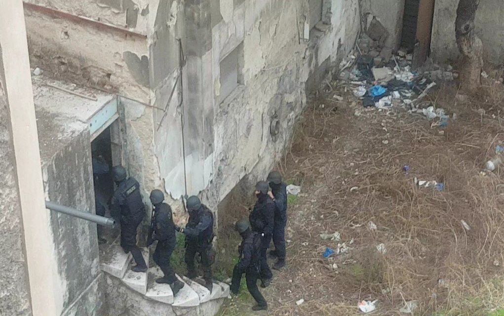 Εξαρθρώθηκε 24ωρη «επιχείρηση» ναρκωτικών, δίπλα στην ΑΣΟΕΕ