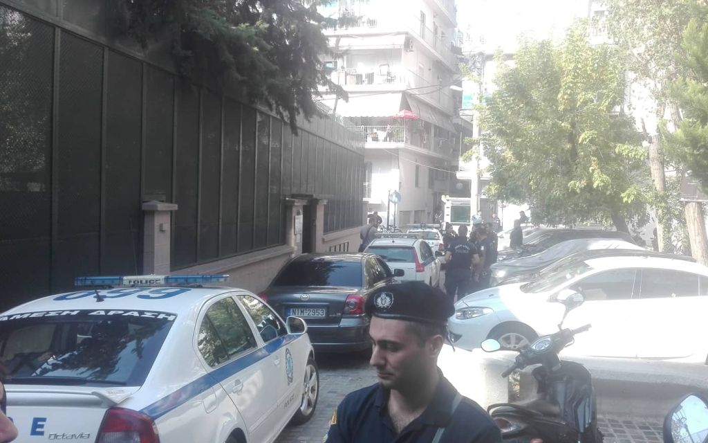 Εισβολή Ρουβίκωνα στο Τουρκικό Προξενείο (vd, pics)
