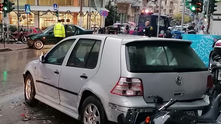 Ανεξέλεγκτη πορεία ΙΧ στην οδό Κασσάνδρου