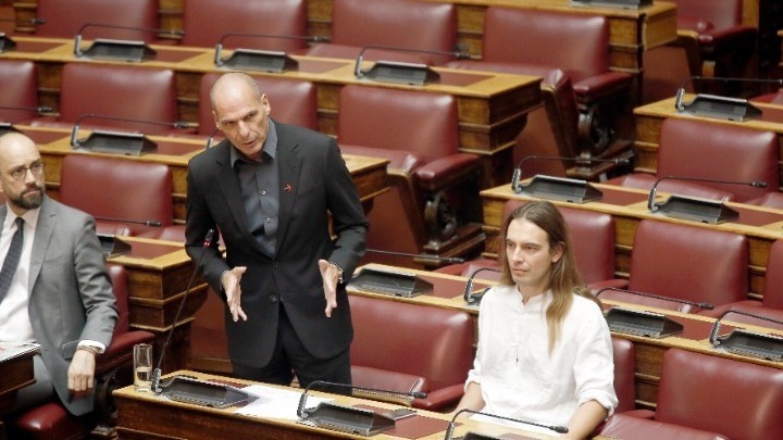 Βαρουφάκης: «Απεξάρτηση από τον τζόγο και τους ολιγάρχες»
