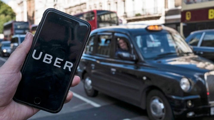Η Uber έχασε την άδεια λειτουργίας στο Λονδίνο