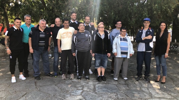 Ποδοσφαιριστές του ΠΑΟΚ συμμετέχουν σε βίντεο για την προστασία των ατόμων με νοητική αναπηρία από τη βία και τον ρατσισμό