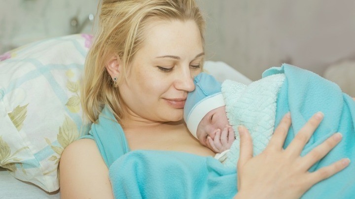 Πόσο στοιχίζει να δοθεί τέλος στους θανάτους γυναικών κατά την εγκυμοσύνη ή τον τοκετό ως το 2030;