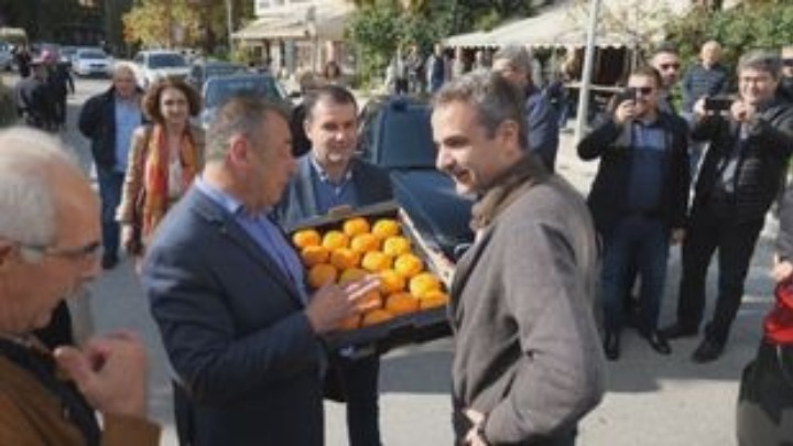 Τα προβλήματα νέων αγροτών άκουσε ο πρωθυπουργός Κ. Μητσοτάκης και συζήτησε με τον δήμαρχο Νάουσας για το Χιονοδρομικό Κέντρο 3-5 Πηγάδια