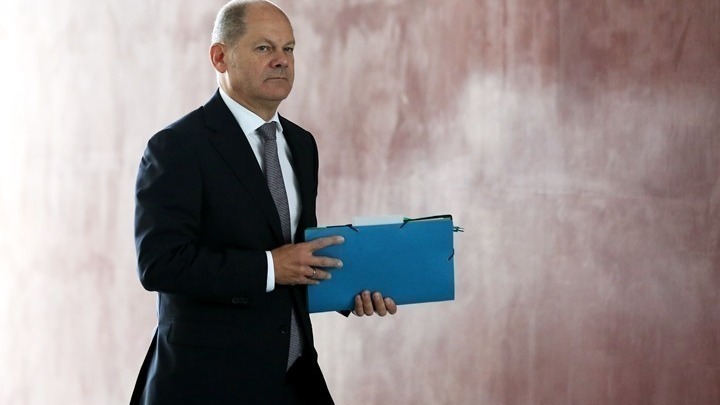 Die Zeit: Ο Όλαφ Σολτς δεν σκέφτεται να παραιτηθεί παρά την ήττα του στις εσωκομματικές εκλογές