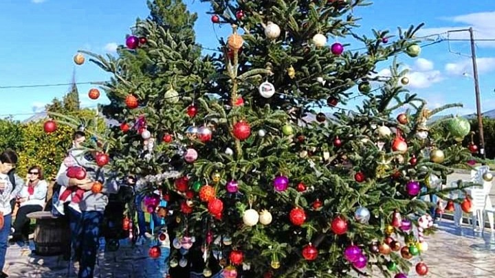 Αύριο η φωταγώγηση του χριστουγεννιάτικου δέντρου στο Πεδίο του Άρεως