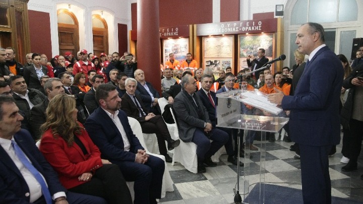 Βράβευση πυροσβεστών και εθελοντών στο ΥΜΑΘ