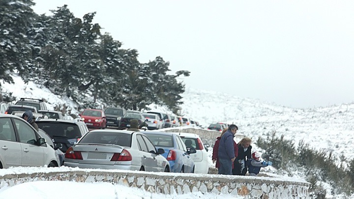 Διακοπές κυκλοφορίας στην Αττική λόγω χιονόπτωσης