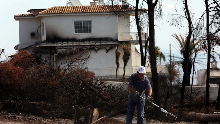 Εκδόθηκε η πρώτη απόφαση ενίσχυσης πληγέντων επιχειρήσεων από πλημμύρες και φωτιές δήμων της Αττικής